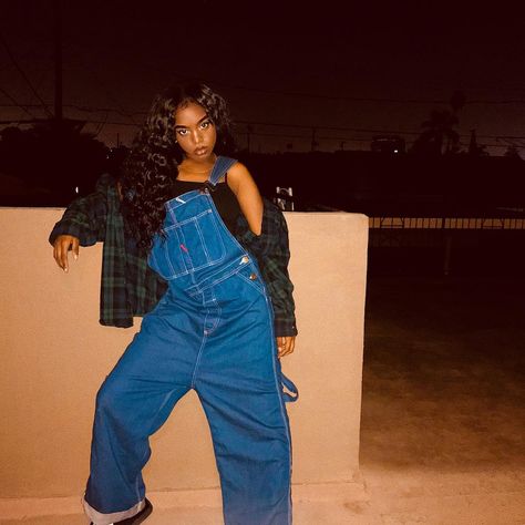 90s Overalls Outfit, Plus Size 90s Fashion, Bby Bruh, Overalls Outfit Summer, Bookworm Clothes, Aesthetic Outfits 90s, Overalls Outfit, Spooky Szn, Cute Preppy Outfits