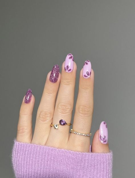 Lilac Nails Design, Purple And Pink Nails, Lilac Nails, Red Polish, Flower Nail Designs, Red Prom, Short Acrylic Nails Designs, Hot Nails, Prom Nails