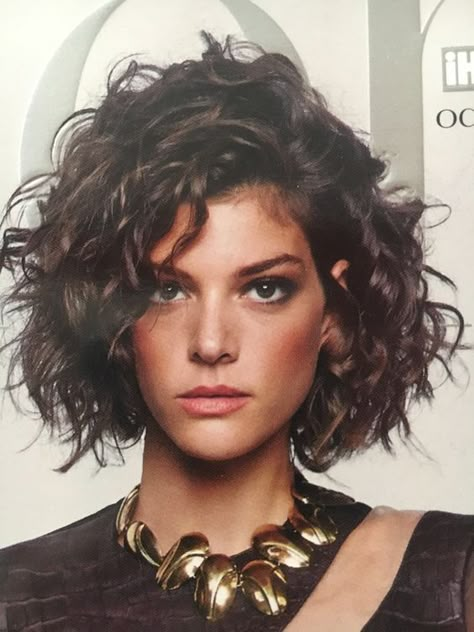 Shaggy Bobs, Short Curly Bob Hairstyles, Short Curly Hairstyles For Women, Curly Hair Photos, Short Curly Haircuts, Short Curly Bob, Haircuts For Curly Hair, Curly Hair Women, Short Wavy Hair