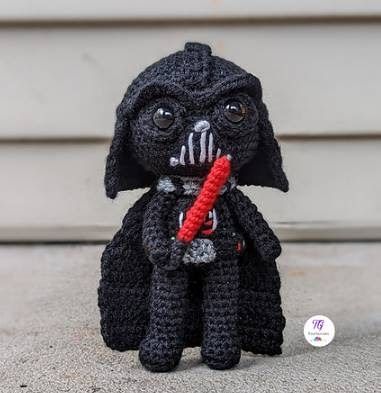 Crochet Darth Vader, Starwars Amigurumi, Amigurumi Star Wars, Crochet Star Wars, Star Wars Amigurumi, Amigurumi Star, Star Wars Jawa, Beginner Knitting Blanket, Dark Vader