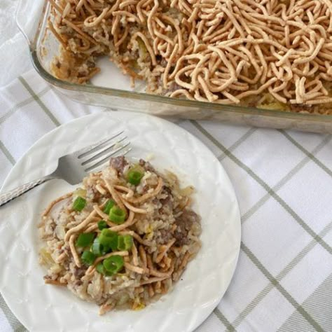 Chow Mein Casserole with Ground Beef - Food Storage Moms Chow Mein Hotdish, Ground Beef Chow Mein Casserole, Ground Beef And Chow Mein Noodles, Ground Beef Chow Mein Recipe, Ground Pork Chow Mein, Chow Mein Hot Dish, Chow Mein Hotdish Beef, Mock Chow Mein Hotdish, Crispy Chow Mein Noodles