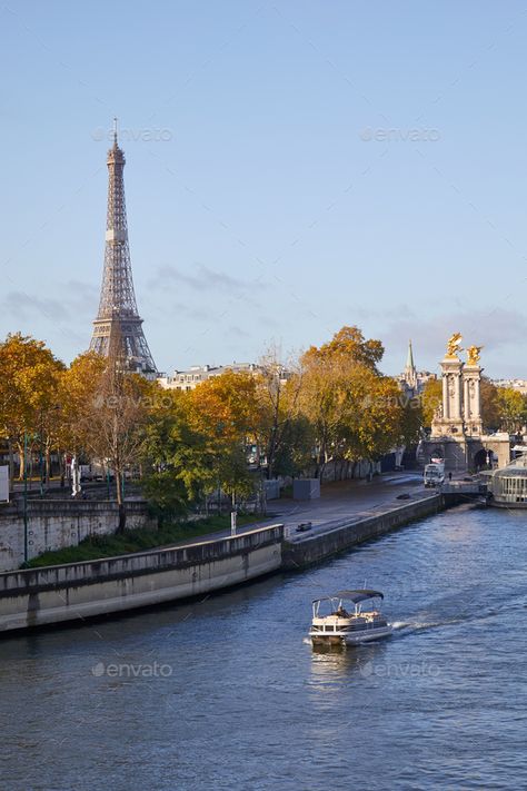 Bday Poster, Sunny Autumn Day, Paris In Autumn, Paris October, Autumn Pictures, Sunny Autumn, Park River, Day In Paris, Seine River