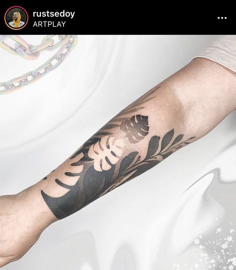 Negative Space Plant Tattoo, Negative Flower Tattoo, Tattoo Idea Forearm, Negative Space Tattoo Sleeve, Solar System Tattoo Sleeve, Tattoo Solar System, Floral Half Sleeve Tattoo, Tropisches Tattoo, Monstera Tattoo