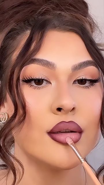 Nude Lip Makeup, Ombre Lipstick, Eyeliner Stickers, Beauty Recipes Hair, Soft Eye Makeup, Lip Tutorial, Lipstick Tutorial, Lipstick Designs, Makeup Secret