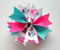 Spike bow tutorial! Fabric Bow Tutorial, Turquoise Birthday, Cupcake Hair, Hair Bow Instructions, Ribbon Sculptures, Monogram Bow, Simple Bow, Ribbon Sculpture, Ribbon Ends