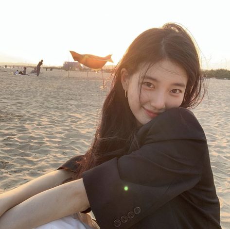 Suzy Instagram, Mckenna Grace, Pretty Smile, Bae Suzy, Korean Actresses, Actor Model, Korean Actress, Girl Icons, Pretty Face