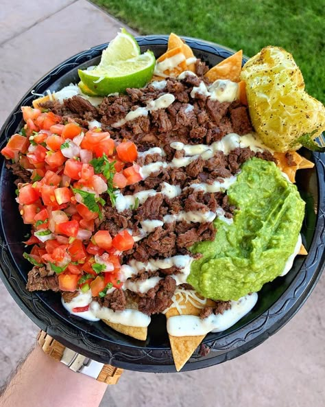 Carne Asada Recipes Dinners, Carne Asada Aesthetic, Carne Asada Nachos, Nacho Bowl, Asada Nachos, Cuban Chicken, Quinoa Bowls, Cooking Recipes For Dinner, Carne Asada Tacos