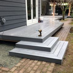 Stairway Transition, Wood Steps Outdoor, Landscape Design Backyard, Decking Designs, Backyard Deck Ideas, Composite Decking Designs, Small Backyard Decks, Porch Kits, Ideas For Backyard