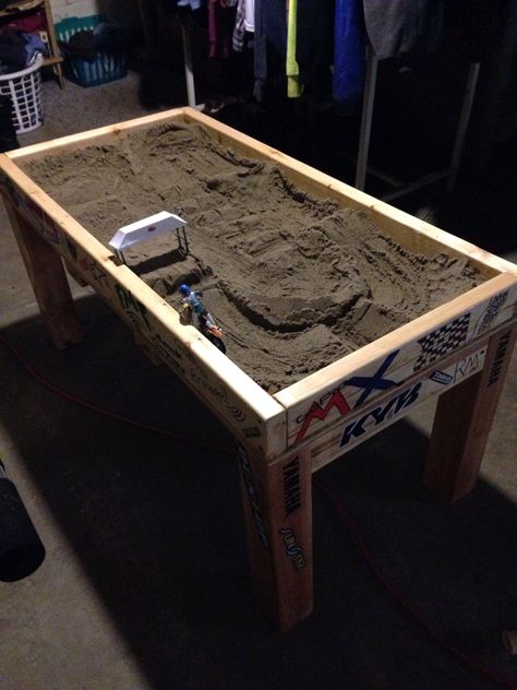 We made my grandson his own indoor motocross track & table! He loved it! Diy Dirt Bike Track, Dirt Bike Crafts, Dirtbike Room Ideas, Motocross Bedroom Ideas, Motocross Boys Room, Motocross Room, Dirt Bike Bedroom, Dirt Bike Decor, Motocross Bedroom