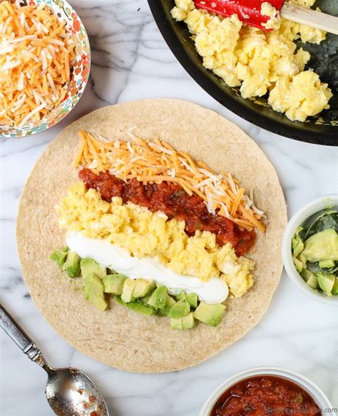 Breakfast Burrito Recipe, Sandwich Vegetarian, Menu Sarapan Sehat, Burrito Recipe, Breakfast Burritos Recipe, Breakfast Burrito, Burritos Recipe, Brunch Ideas, Breakfast Burritos