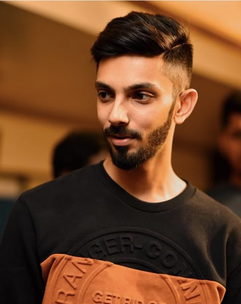 Anirudh Ravichander Hd Images, Hairstyles Zodiac Signs, Film Composer, Anirudh Ravichander, Cutest Couple Ever, Indian Music, Tamil Cinema, Naturally Curly Bob, Indian Film