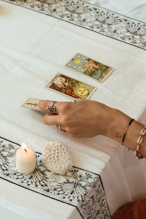 Learn how to read Tarot in an intuitive way :zap: Including the Numerological, Astrological + Thoth correspondences! Access the wisdom of your inner knowing, the collective unconscious, and beyond... Elysium Rituals x Two Wander #tarotcourse #learntarot #tarot Collective Unconscious, Las Vegas Wedding Photos, Online Course Design, Le Tarot, Tarot Guide, Rune Stones, Silk Wallpaper, Oracle Reading, Baby Witch