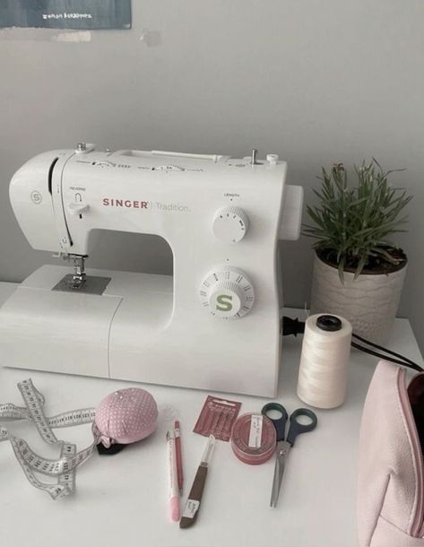 Vision Board Photos Sewing, Sewing Machine Asthetics, Sew Aesthetic Clothes, Sewing Vision Board Pictures, Sewing Inspiration Aesthetic, Sewing Hobby Aesthetic, Sewing Girl Aesthetic, Sewing Mood Board, Sewing Vision Board