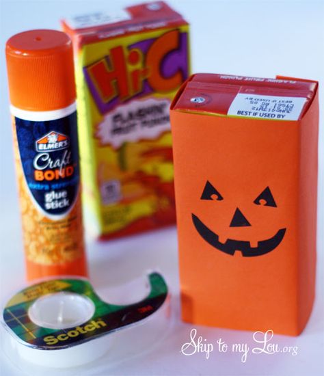 Free printable pumpkin face juice box cover #print #halloween www.skiptomylou.org Halloween Juice Pouch Ideas, Halloween Party Juice Boxes, Juice Boxes For Halloween, Mummy Wrapped Juice Boxes, Halloween Juice Box Ideas, Halloween Juice Box Covers, Diy Halloween Crafts For Kids, Halloween Juice Box, Halloween Juice