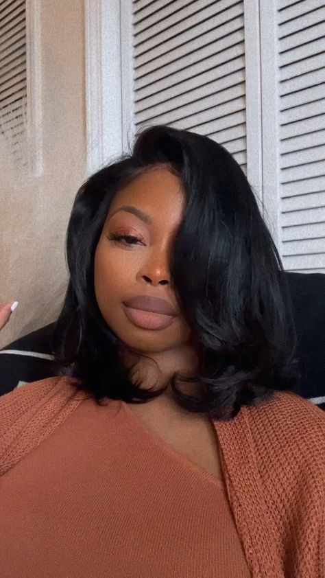 Shoulder Length Bob Hairstyles For Black Women, Professional Bob Hairstyles, Old Money Bob Black Women, Bob Cuts For Round Faces, Long Bob Natural Hair Black Women, Wigs For Round Faces Black Women, Voluminous Bob Black Women, 90s Layered Bob Black Women, Messy Bob Black Women