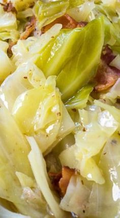 Cooked Cabbage Recipes, Cabbage Recipes Southern, Cabbage Recipes Healthy, Boiled Cabbage, Thanksgiving Cakes, Southern Recipes Soul Food, Cabbage Casserole, Cabbage And Bacon, Cooked Cabbage