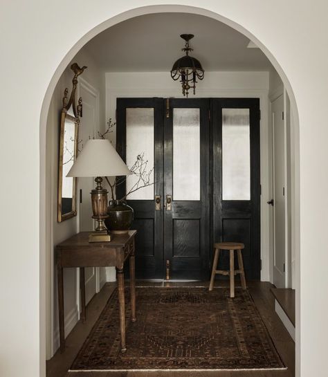 Modern Traditional Entryway, Small Foyer Ideas, Vibey Rooms, Entryway Remodel, Archways In Homes, Foyer Ideas Entryway, Small Entryways, Living Art, Aarhus