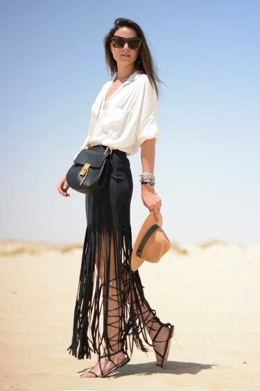 Stylish Fringe Skirt Outfit, Edgy Summer Outfits, Edgy Summer, Trendy Items, Net Fashion, Mode Boho, Black Handbag, Safari Style, Fringe Skirt