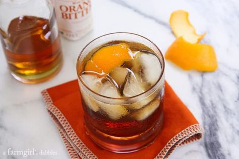 Bacon Bourbon Old Fashioned - afarmgirlsdabbles.com #PorkBucketList #bacon #bourbon #oldfashioned National Bacon Day, Bourbon Old Fashioned, Bacon Day, Bourbon Cocktail Recipe, Citrus Cocktails, Tiki Drinks, Flavored Bacon, Bourbon Cocktails, Southern Food