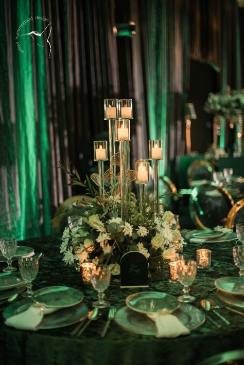 Emerald Green Sangeet Decor, Rainforest Theme Quince, Emerald Green And Gold Reception Decor, Emerald Green Masquerade Party, Emerald Green And Gold Wedding Decor Receptions, Dark Green Reception Decor, Forest Green Wedding Reception, Dark Green Centerpieces, Emerald Green Reception Decor