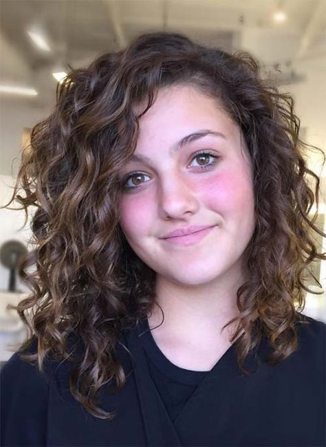 Women’s Curly Hair Styles, Curly Hair Short Layers Mid Length, Curly Hairstyle Round Face, Elegant Natural Curly Hairstyles, Short Layered Curly Hair Natural Curls Bob Hairstyles, Curly Hair For Oval Face Shape, Teen Curly Haircuts Girl, Shoulder Length Curly Haircuts Natural Curls, Perm For Round Face