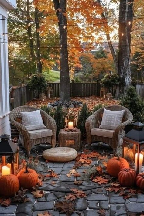 Fall Patio Decor, Backyard Goals, Place Aesthetic, Fall Scenes, Fall Patio, Outdoor Fall Decor Ideas, Fall Backyard, Fall Farm, Fall Pics