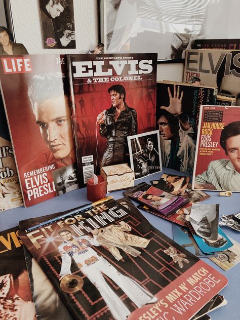 Elvis Bedroom Aesthetic, Priscilla Presley Aesthetic Room, Elvis Themed Bedroom, Elvis Presley Room Decor, Elvis Core, Elvis Room Decor, Elvis Bedroom, Elvis Decor, Elvis Presley Aesthetic