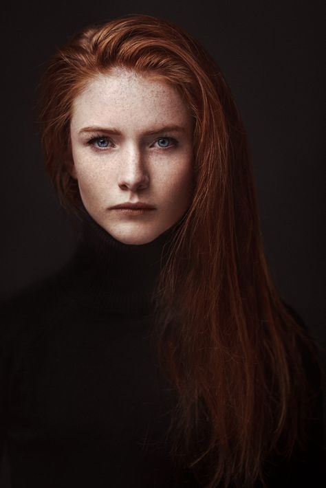 Xman Marvel, Beautiful Freckles, Portrait Photography Women, Face Photography, Fine Art Portraits, Female Portraits, Foto Art, Face Expressions, Portrait Inspiration