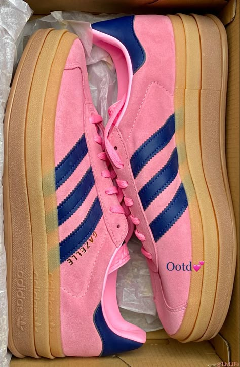 Pink And Blue Gazelle, Pink Gazelle Adidas Outfit, Adidas Gazelle Bold Pink, Pink Adidas Gazelle, Glow Outfits, Adidas Bold, Adidas Gazelle Pink, Adidas Gazelle Outfit, Pink Gazelles