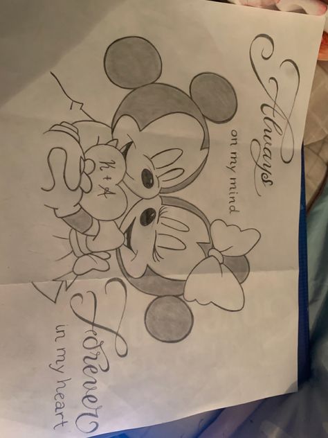 What To Draw Your Boyfriend, Mickey Mouse Love Drawing, Mini And Mickey Drawings, Cute Ideas To Draw For Your Boyfriend, Drawing Ideas For Love Letter, Picture To Draw For Boyfriend, 2 Year Anniversary Drawing, Mickey Minnie Drawing, Disney Couple Drawings Sketches