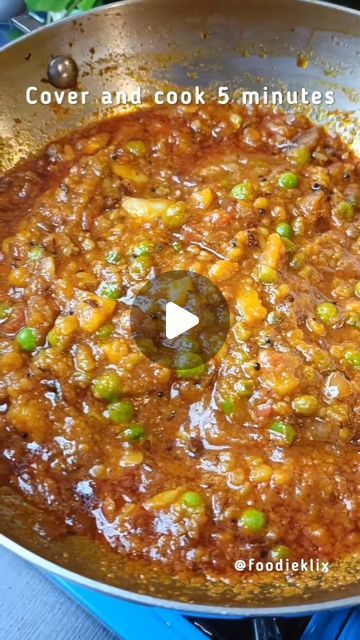 FoodieKlix 🧿 on Instagram: "Veg Aloo Matar Keema

Save and try this later🥰
✳️❇️➖Follow➖❇️✳️ 
@foodieklix
☑️Use #foodieklix  to get featured

Ingredients:-

3 Tbsp Oil
1 Tsp Red Chilli powder
½ Tsp Coriander powder
1 Tsp Cumin powder
1/2 Tsp mustard seeds
1 Tsp ginger garlic paste
1 Green elaichi
Finely Chopped green chillies
2 finely chopped onions
2 Finely chopped tomatoes
1 cup matar
Salt
1 Tsp kitchen king masala
½ Tsp garam masala
Water
3 boiled roughly mashed potatoes
Hara dhaniya

#aloomatarsabji #aloomatarkeema #lunchrecipes
#lunchbox #lunchboxrecipes #cookingvideos #homemade #mataraloo #aloomatar #aloomatarkisabji #explorepage #uniquefood #foodbloggers #indianfoodbloggers #mumbaifoodbloggers #trending #trendingrecipes #trendingreels #viralvideos #viralreels #recipevideo #recipecr Aloo Keema, Mumbai Food, Ginger Garlic Paste, Red Chilli Powder, Food Indian, Mustard Seeds, Coriander Powder, Trending Recipes, Lunch Box Recipes