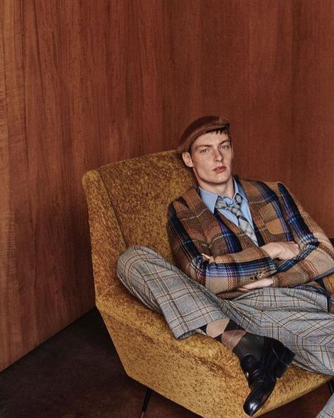 Roberto Sipos Models Tartan Trends for GQ Spain November 2018 Issue Menswear Fashion Editorial, Vintage Fashion Photoshoot, Mens Editorial Fashion, Men Editorial Photography, Roberto Sipos, Gq Editorial, Suit Editorial, 70s Editorial, Man Editorial