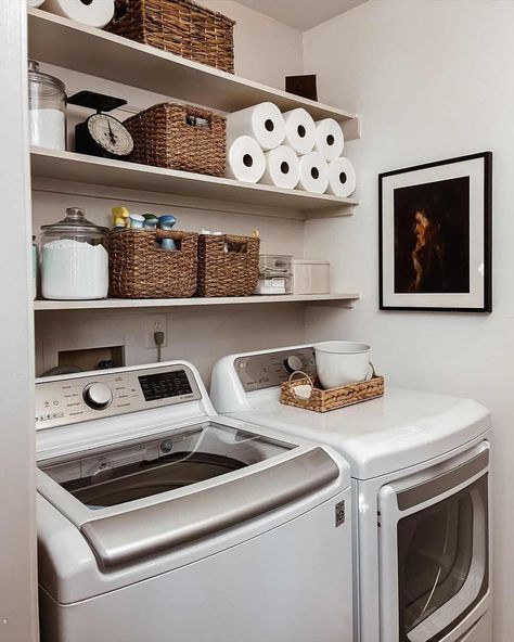 Laundry Quotes, Small Laundry Room Ideas, Laundry Room Ideas Small Space, Small Laundry Room Makeover, Laundry Room Wallpaper, Stylish Laundry Room, Dream Laundry Room, Basement Laundry, Laundry Room Closet