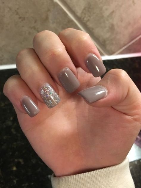 74 Fall Nail Colors Gel Nail Polish Design Koees Blog #gelnailsdesigns #gelnails Taupe Nails Designs, Taupe Nails, Gel Polish Nail Designs, Fall Gel Nails, Nail Colors Winter, Fall Acrylic Nails, Gel Nail Colors, Colorful Nail Designs, Fall Nail Colors