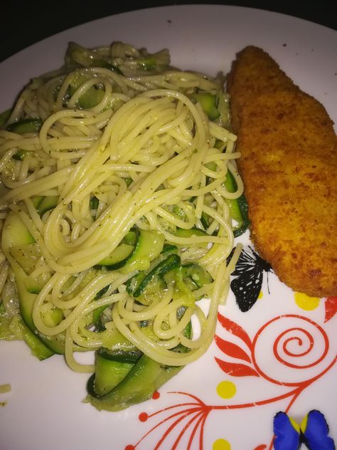 Tagliatelle+courgette+spaghetti Sauce Pesto, Pesto, Spaghetti, Sauce, Pasta, Diet, Ethnic Recipes, Tagliatelle