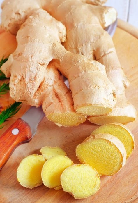 Here's the Best Way to Store Fresh Ginger — Tips from The Kitchn Storing Fresh Ginger, Produce Drawer, How To Store Ginger, Grocery Items, Food Info, Idee Pasto Sano, Ginger Root, Stir Fries, Food Facts