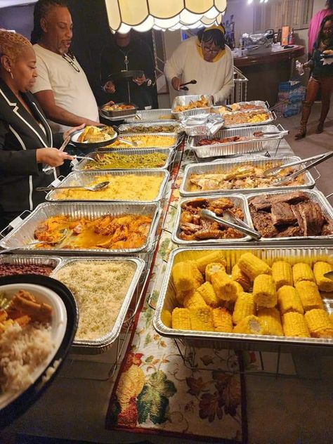 Thanksgiving Family Reunion, Thanksgiving Black Families Food, Family Reunion Food Ideas, Family Reunion Ideas Organizing, Thanksgiving Buffet Table, Thanksgiving Food Table, Family Reunion Food, Thanksgiving Buffet, Pretty Lifestyle