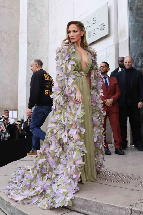 Jennifer Lopez's Low-Cut Goddess Dress and Floor-Length Flower Cape Will Have You Dreaming of Spring Ellie Saab Couture, Goddess Of Spring, Elie Saab Gowns, Shotgun Wedding, Light Green Dress, Ellie Saab, Green Gown, Goddess Dress, Couture Runway