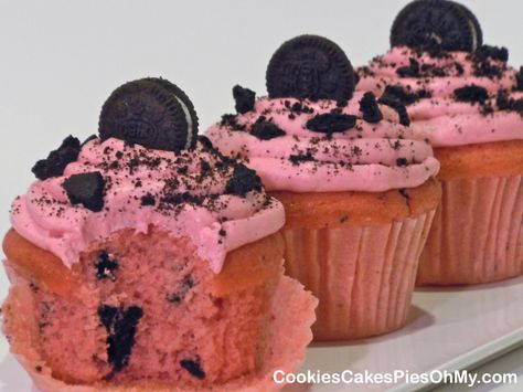 Strawberry Oreo Cupcakes Strawberry Oreos, Oreo Cupcake, Cupcake Frosting Recipes, Oreo Frosting, Recipe Strawberry, Cookie Cake Pie, Oreo Cupcakes, Oreo Recipes, Strawberry Pink