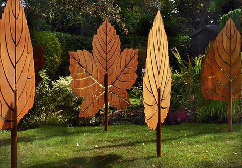 Metal Garden Sculptures, Business Signs Outdoor, Metal Sculptures Garden, Sculpture Decor, Garden Sculptures, Metal Sculptures, Steel Flowers, Flower Sculptures, Rusted Metal