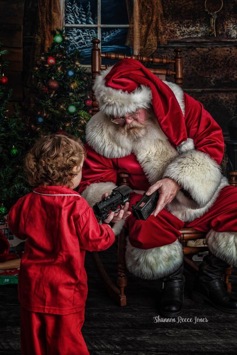 Santa Claus Pictures Image, Santa Claus Photography, Santa Claus Pictures, Mr Christmas, Santa Photos, Santa Pictures, Santa Claus Is Coming To Town, Navidad Christmas, The Woodlands