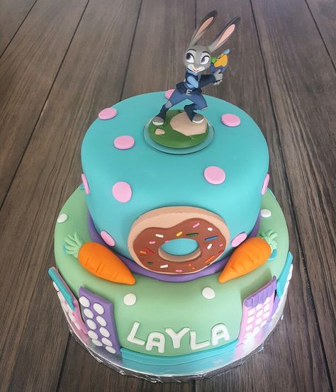 Zootopia Cake by Cakes by Zoie Greenwood, In. Zootopia Birthday, Zootopia Birthday Party Ideas, Zootopia Cake, Zootopia Birthday Party, Zootopia Party, Cake Design Inspiration, Ice Cake, Festa Harry Potter, 1st Birthday Cakes