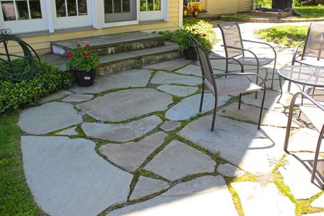 Flagstone Backyard, Flagstone Landscaping, Flagstone Patio Design, Outdoor Walkway, Bluestone Patio, Walkways Paths, Flagstone Patio, House Backyard, Stone Walkway