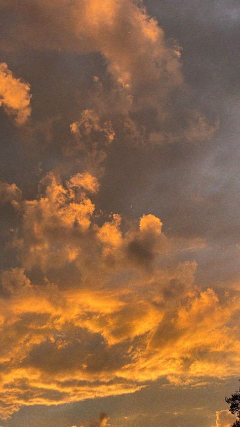 Orange Sky Aesthetic, Sky Nature Aesthetic, Instagram Spacers, Cottage Core Flowers, Sky On Fire, Mind Map Design, Yellow Cloud, Sky Watch, Iphone Wallpaper Landscape