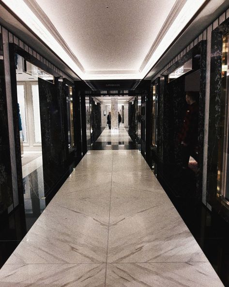 #harrods #interior #black #and #white #marble #luxury Harrods London Interiors, Harrods Interior, Harrods London, London Interior, Feed Insta, Black And White Marble, Rich Women, Personal Brand, White Marble