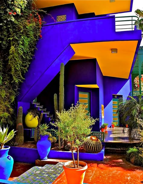 YSL Marrakech Residence in the Medina in Marrakech. Blue And Yellow House, Design Marocain, Marrakesh Morocco, Casas Coloniales, Yellow House, Real Estate Humor, Casa Exterior, Art Deco Architecture, Moroccan Design