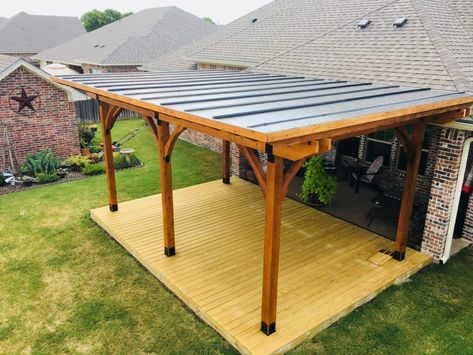 Diy Patio Cover, Metal Roof Panels, Design Per Patio, Pergola Roof, Deck Shade, Shade Ideas, Covered Patio Design, Outdoor Covered Patio, Casa Clean