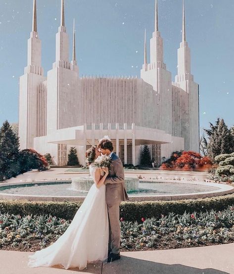 Lds Temple Wedding Pictures, Temple Wedding Pictures, Dc Temple, Washington Dc Temple, Temple Wedding Photos, Lds Temple Wedding, Temple Lds, Lds Temples Wedding, White Veils