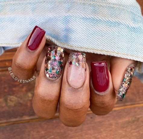 Glitter Ombre Nails Square, Sparkle Fall Nails, Burgundy Nails With Glitter, Pretty Fall Nails Autumn, Red Western Nails, Dip Fall Nails, Trendy Dip Nails, Glitter Dip Powder Nails, Dip Nail Powder