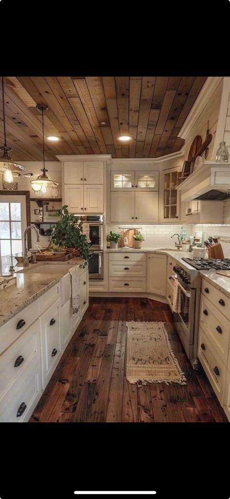 Kitchen Renovation Inspiration, Shabby Home, Dream Life House, Farmhouse Kitchen Design, Barn Style House, Favorite Kitchen, Dream House Plans, Kitchen Remodel Idea, Dream House Decor